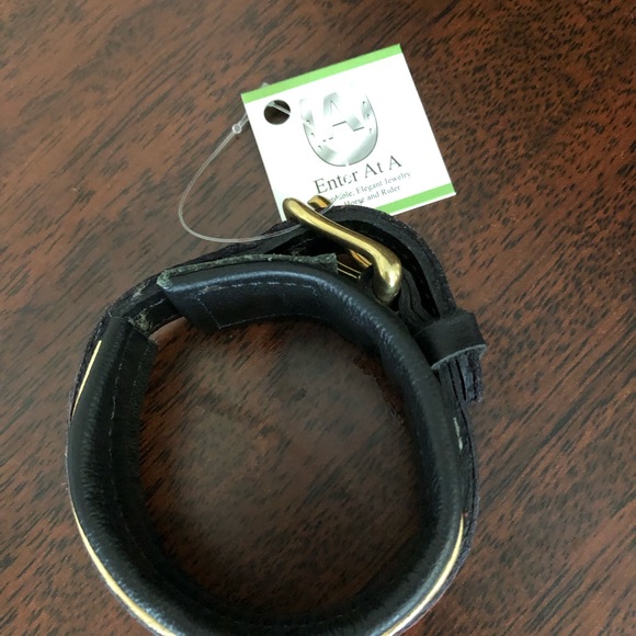 Leather cuff bracelet - Picture 3 of 3